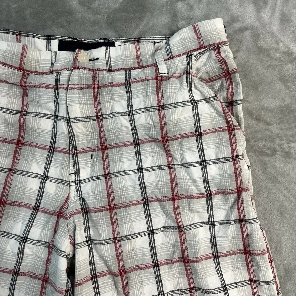 Phat Farm Mens 36x13 Plaid Shorts White Red Gray Black Cotton Flat Front Casual
